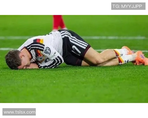 意甲激战：利物浦与那不勒斯战平补时绝平引发全场狂欢