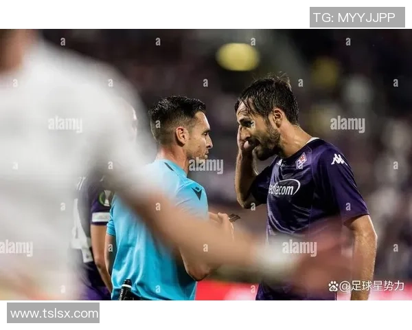 欧联杯波尔图大胜AC米兰帽子戏法引发争议判罚热议 欧联杯波尔图大胜AC米兰帽子戏法引发争议判罚热议