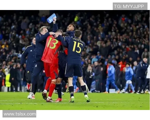 欧联杯惊天逆转波尔图6-2狂胜皇马引发全场震撼 欧联杯惊天逆转波尔图6-2狂胜皇马引发全场震撼