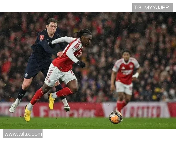 足总杯惊天冷门阿森纳逆转巴黎圣日耳曼引发全场狂欢