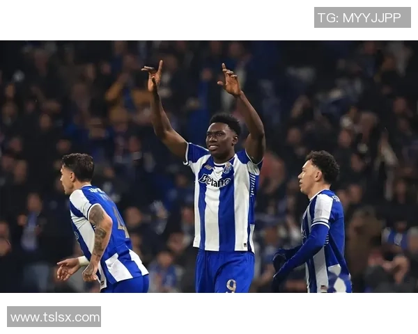 足总杯激战波尔图与本菲卡平局红牌事件引发全场热议与争议 足总杯激战波尔图与本菲卡平局红牌事件引发全场热议与争议