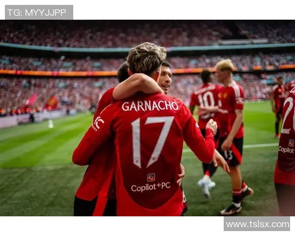 中超精彩对决里昂与曼城战成平局神扑瞬间引发全场热烈反响