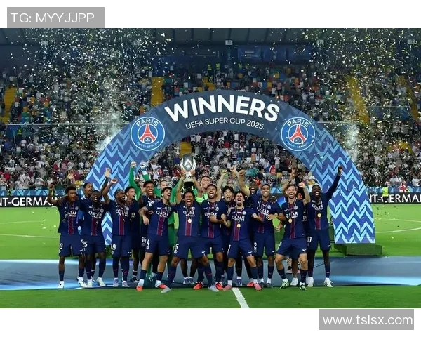 意甲焦点战巴黎圣日耳曼与巴萨战平赛场瞬间引发全场热议