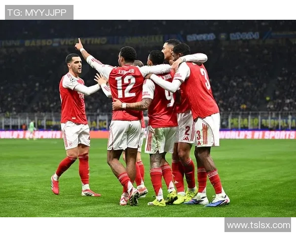 意甲大战：拜仁大胜阿森纳红牌事件引发全场热议与争议