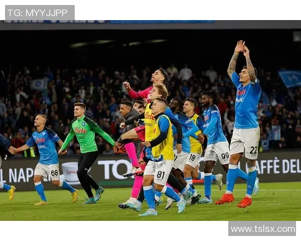那不勒斯大胜曼联5-1友谊赛精彩瞬间引发全场欢呼 那不勒斯大胜曼联5-1友谊赛精彩瞬间引发全场欢呼